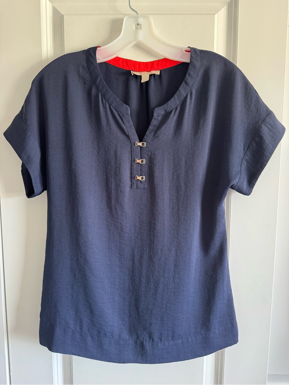 Banana Republic clip-front navy blue short-sleeve blouse